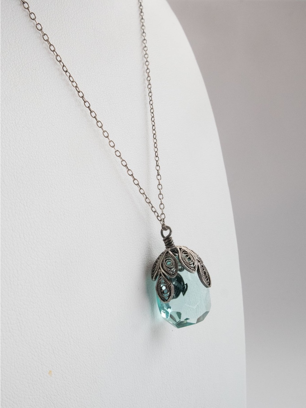 Yvone Christa Aqua Lemuria Sterling Silver Filigree Pendant Necklace 11.5” Drop